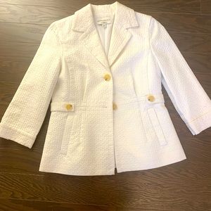 Elegant blazer. Perfect for office outfit. Size 10.